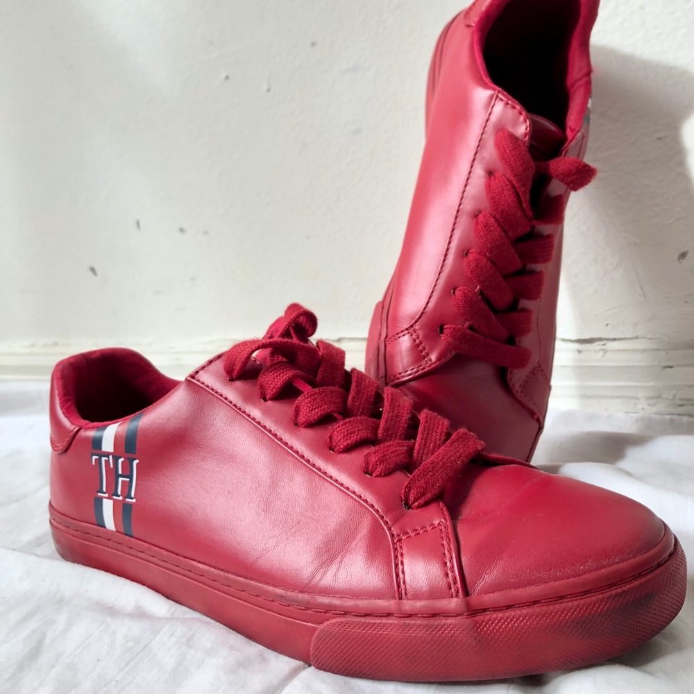 Barely worn red Tommy Hilfiger sneakers